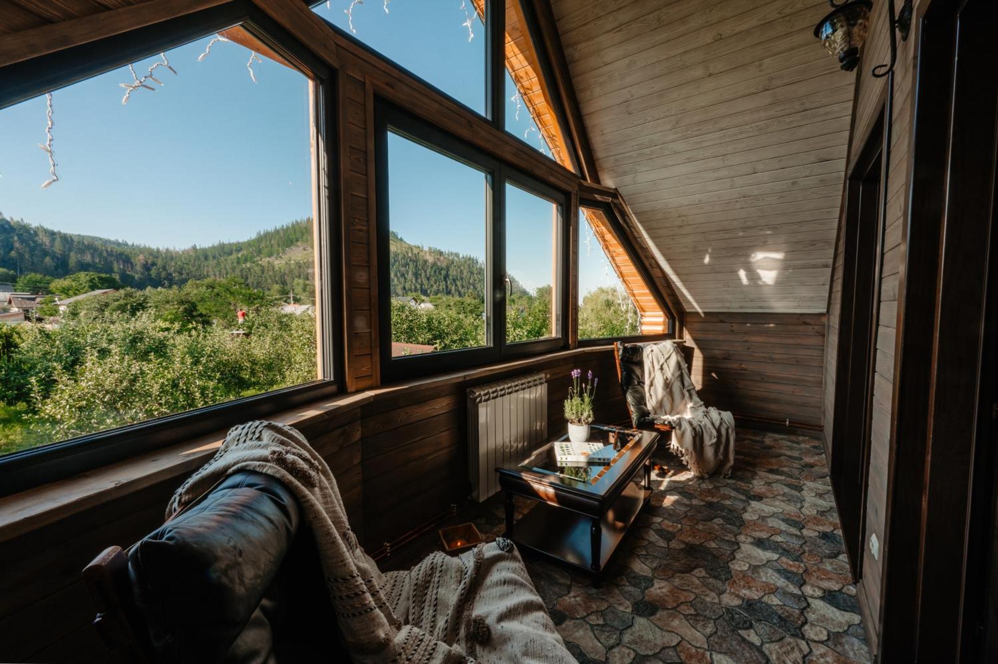 Moonlake Chalet Gainesti Ngoại thất bức ảnh