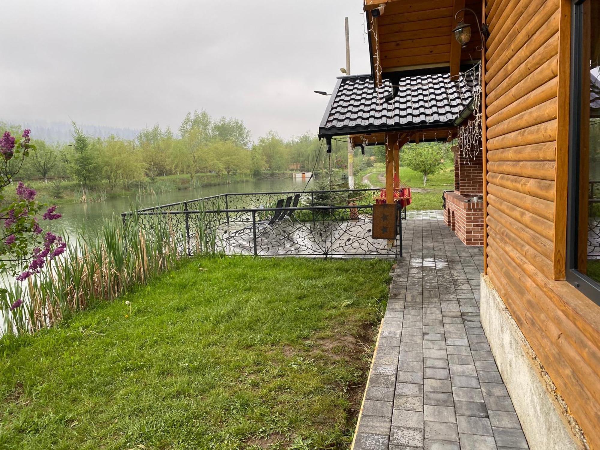 Moonlake Chalet Gainesti Ngoại thất bức ảnh