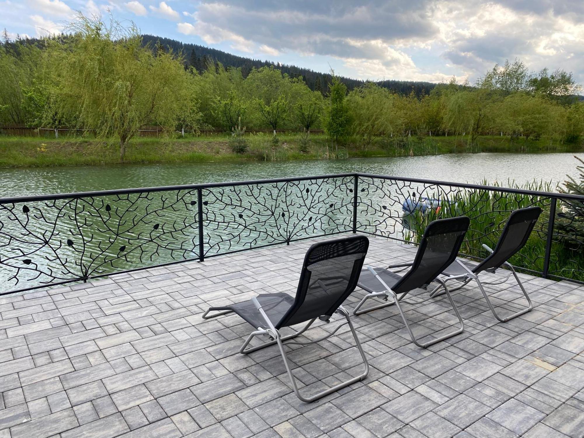 Moonlake Chalet Gainesti Ngoại thất bức ảnh
